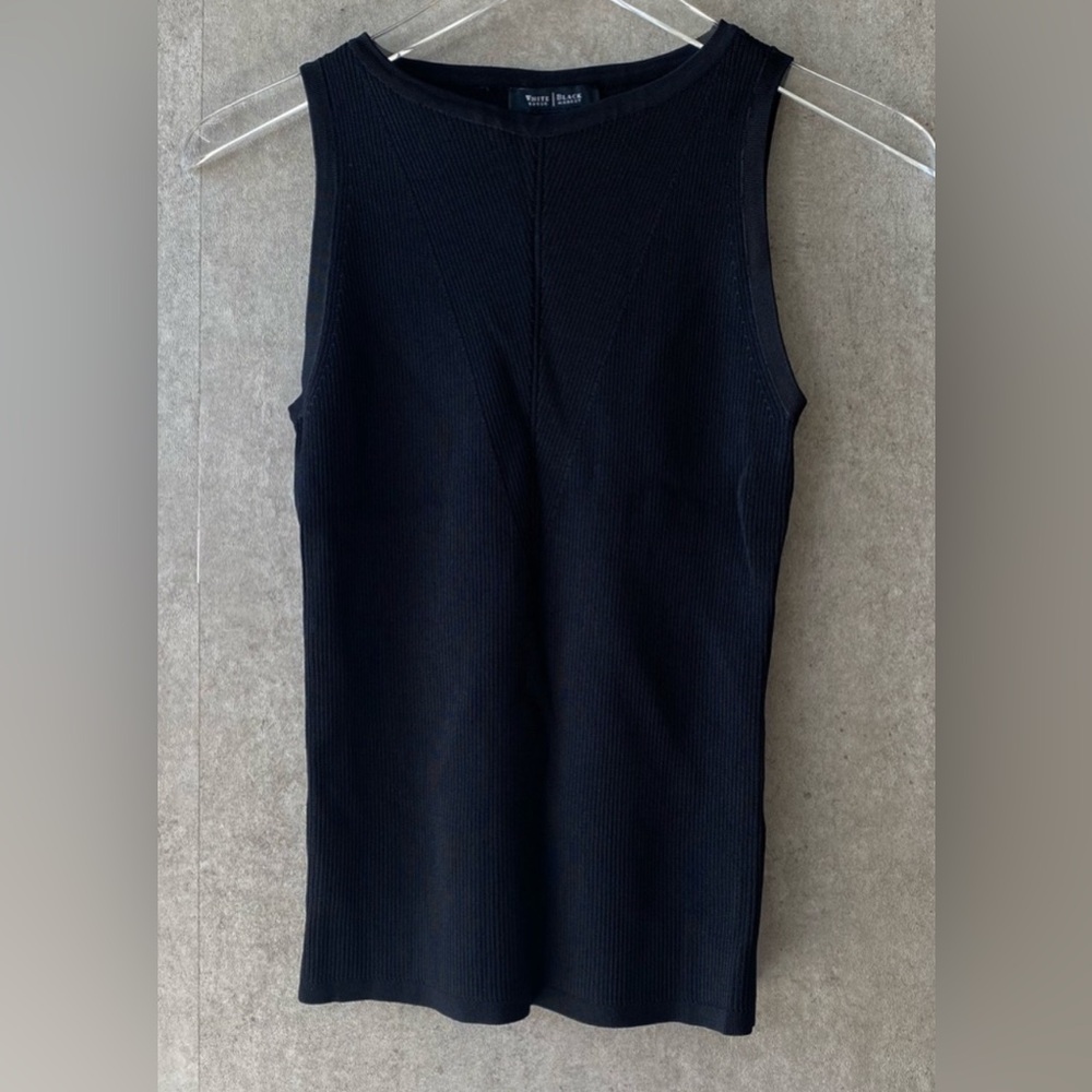 White House Black Market knit black top XS